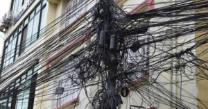 काठमाडौं महानगरका अव्यवस्थित तार व्यवस्थापन आजदेखि। 