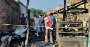 सिरहाको गोल बजारमा ६ सिलिण्डर विष्फोट, होटल पुर्णरूपले ध्वस्त। 