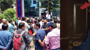 सेयर लगानीकर्ताकाे ब्रोकर कार्यालयहरूमा तालाबन्दी