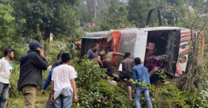 सल्यानमा बस दुर्घटना हुँदा दुई जनाको मृत्यु, १७ घाइते