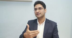 प्रधानमन्त्रीको परराष्ट्र सल्लाहकारमा सापकोटा नियुक्त