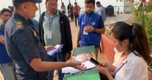 इलाममा मतदान केन्द्रभित्रै नक्कली मतदान, प्रहरी जफत गर्‍यो सामग्री