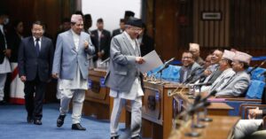 चौथोपटक विश्वासको मत लिँदै प्रचण्ड, अवरोध गर्ने कांग्रेसको संकेत