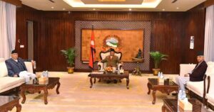 प्रचण्ड, ओली र देउवाबीच भेटवार्ता