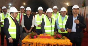 अरूण तेस्रो जलविद्युत आयोजनाको मुख्य सुरूङ ‘ब्रेक थ्रु’