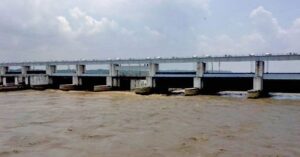 नारायणी नदीमा पानीको सतह निरन्तर बढ्दै, गण्डक ब्यारेजका सबै ढोका खुला