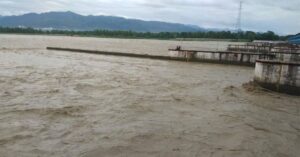 महाकाली नदीले खतराको तह नाघेपछि शारदा ब्यारेजका सबै ढोका खोलिए