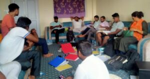 कमिशनमा कुरा मिलेपछि अधिकृत फर्किए, प्रहरी खटाएर चेक बाँडिदै