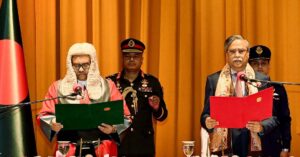 बंगलादेशका नयाँ प्रधानन्यायाधीशले लिए शपथ