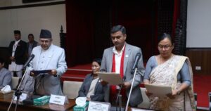 संघीय संसदका दुई समितिका सभापतिहरूले लिए शपथ