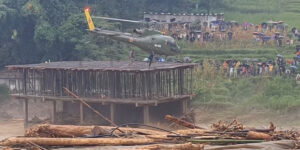 नक्खु खोलामा फसेकालाई हेलिकप्टरबाट उद्धार