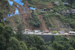 मन्थली-काठमाडौं आवागमन फेरि अवरुद्ध