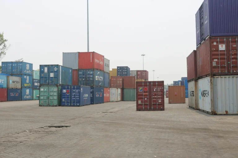 वीरगञ्ज हुँदै ६ महिनामा १२ अर्बको खाद्यान्न आयात