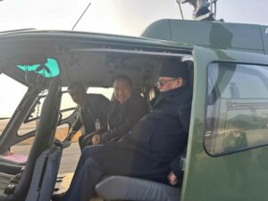 सेनाको हेलिकप्टरबाट प्रचण्डको राजनीतिक भ्रमण