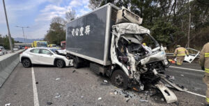 हङकङको युनलङमा ७ वटा गाडी ठोकिए, एक जनाको मृत्यु, ६ घाइते