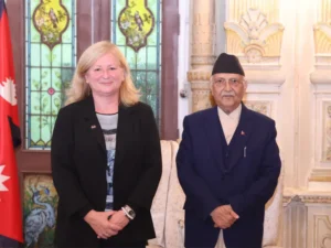 प्रधानमन्त्रीसँग नेपालका लागि फ्रान्सका राजदूतको शिष्टाचार भेट