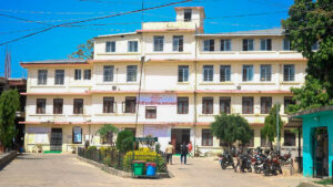 सेती प्रादेशिक अस्पतालमा डाक्टर कुटिए, एकजना पक्राउ