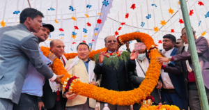 प्रचण्डलाई रुपन्देहीको ओमसतियामा ७१ किलोको माला