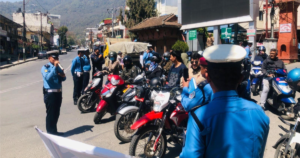 दुईपाङ्ग्रे सवारी चालकसँग ‘दुई मिनेट’ अभियान सुरु