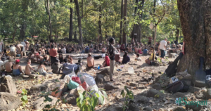 अनुमतिबिनै कैलालीको जंगलमा बसेका १६ देशका नागरिकलाई हटाउँदै प्रहरी