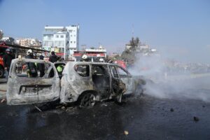 बालकुमारीमा प्रदर्शनकारीले जलाए गाडी