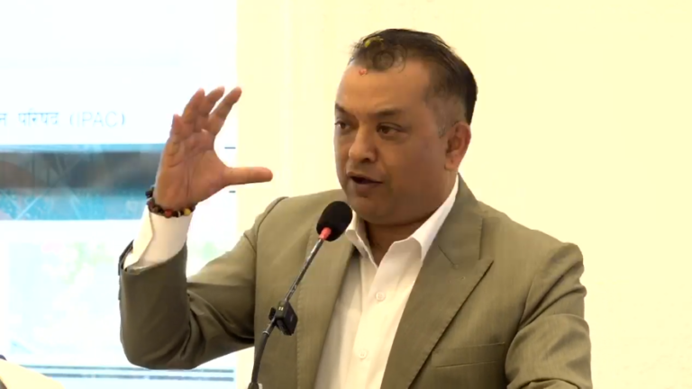 रास्वपासँग स्पष्ट बहुमत छ, तर खतरनाक भ्रममा छ : गगन थापा
