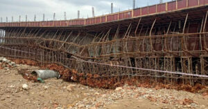 बाढीले निर्माणाधीन पुल भत्काउँदा दुई करोड बराबरको क्षति