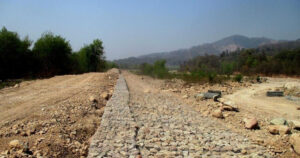 महाकालीमा बाँधनिर्माण नहुँदा बस्ती जोखिममा   