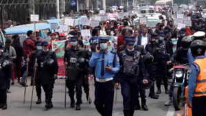 देशभरका लघुवित्त पीडित काठमाडौंमा, माग पूरा नभए घर नफर्किने