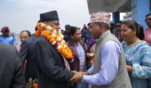 नेपालगञ्‍ज पुगे प्रचण्ड, अनेमसंघको सम्मेलनमा भाग लिन बर्दिया जाँदै