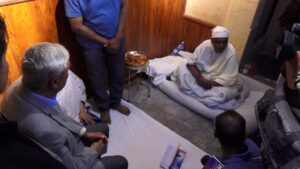 देउवाले भेटे सुरेश रजकको परिवार