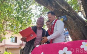 पैतीस वर्षपछि २६ परिवारले पाए जग्गाधनी प्रमाणपत्र