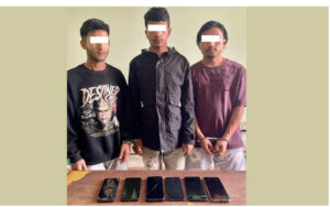 मोबाइल लुट्ने गिरोहका ३ सदस्य पक्राउ