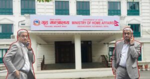 संसद्‍मा बोल्न नपाएपछि पत्रकार सम्मेलनको तयारी गर्दै गृहमन्त्री लेखक