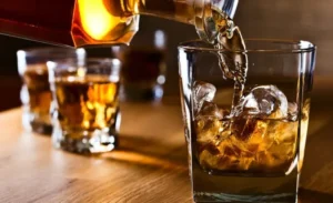 भारतको पञ्जाबमा अवैध रक्सी सेवनबाट २१ जनाको मृ*त्यु