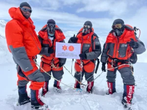 नेपाली र भारतीय सेनाको संयुक्त टोलीद्वारा कञ्चनजङ्घा हिमाल आरोहण