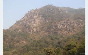 ऐतिहासिकस्थल ‘गोल्मे राजा, गोल्मे रानी’ पर्यटकको पर्खाइमा