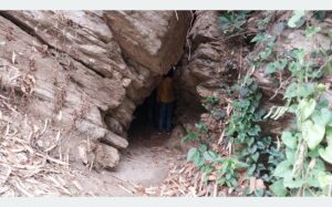 पर्यटनको सम्भावना रहेको ‘चमेरे गुफा’ ओझेलमा