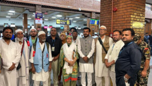 विमानस्थल पुगेरै हज यात्रीलाई बिदाई गरे मन्त्री यादवले