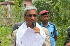 मेरो हातबाट गलत काम भएको दिनदेखि राजनीतिमा देखापर्दिनँः गृहमन्त्री लेखक