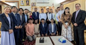 नेपालको स्वास्थ्य क्षेत्र सुधार्न थाइल्यान्डमा सुझाव संकलन गर्दै मन्त्री पौडेल