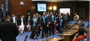 सत्तापक्षका सांसद बोल्न थालेपछि संसद्‌बाट बाहिरियो रास्वपा