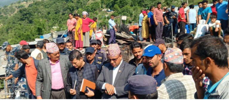 आगलागीबाट भएको क्षति निरीक्षण गर्न गृहजिल्ला बाजुरा पुगे संस्कृतिमन्त्री पाण्डे