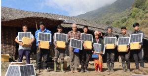 विद्युत् पहुँच नभएका डोल्पाका पाँच पालिकामा सोलार वितरण