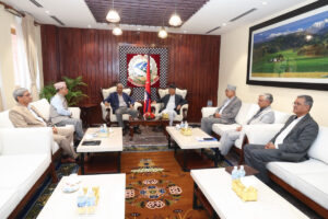 बालुवाटारमा कांग्रेस-एमाले शीर्ष नेताहरूको बैठक सुरु