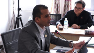 सेवा स्तरलाई सुधार गर्नेगरी कानून बनाउनुपर्छः सांसद सापकोटा