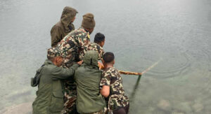 गोसाइँकुण्डमा डुबेर बेपत्ता भएका दुई जनाको श*व भेटियो