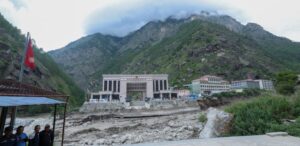 तातोपानी र रसुवागढी नाका ठप्प, थप  खोल्न माग