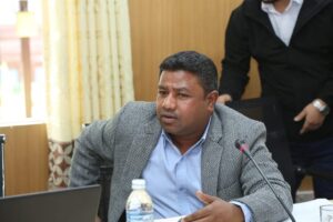 राजनीतिक दलहरूले संविधानको कार्यान्वयन गरेनन् : सन्तोष परियार