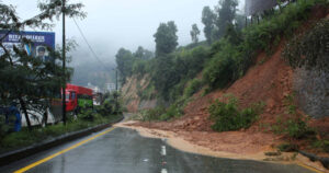बाढीपहिरोका कारण गुल्मीका तीन मुख्य सडकहरु अवरुद्ध